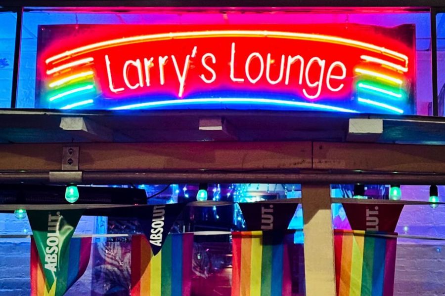 Larry's Lounge