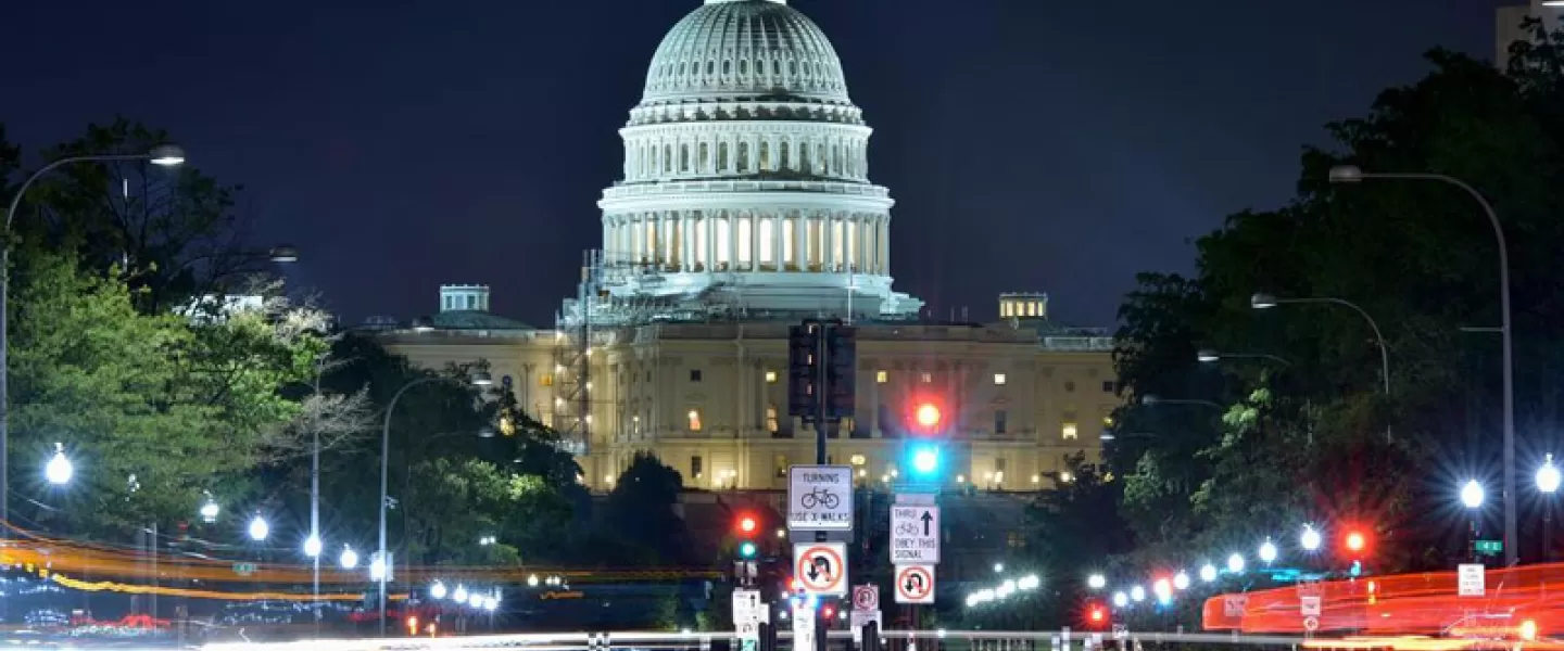 @louisludc - Time Lapse of Pennsylvania Avenue and the United States Capitol at Night - Washington, DC