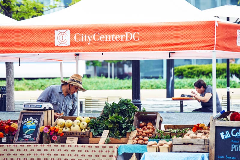 Fresh produce at the CityCenterDC FreshFarm farmers' market - Local farmers' markets in Washington, DC