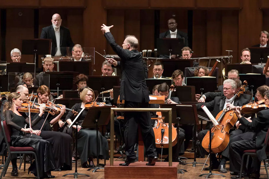 Photo of National Symphony Orchestra performing 